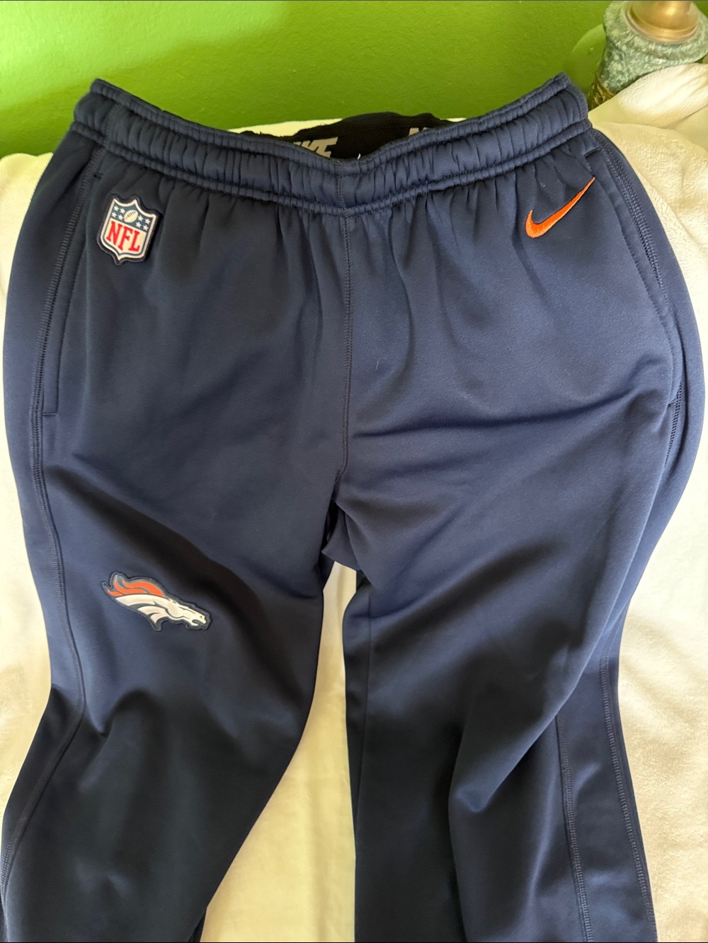 Nike Men’s Navy Blue Official NFL Broncos Joggers.